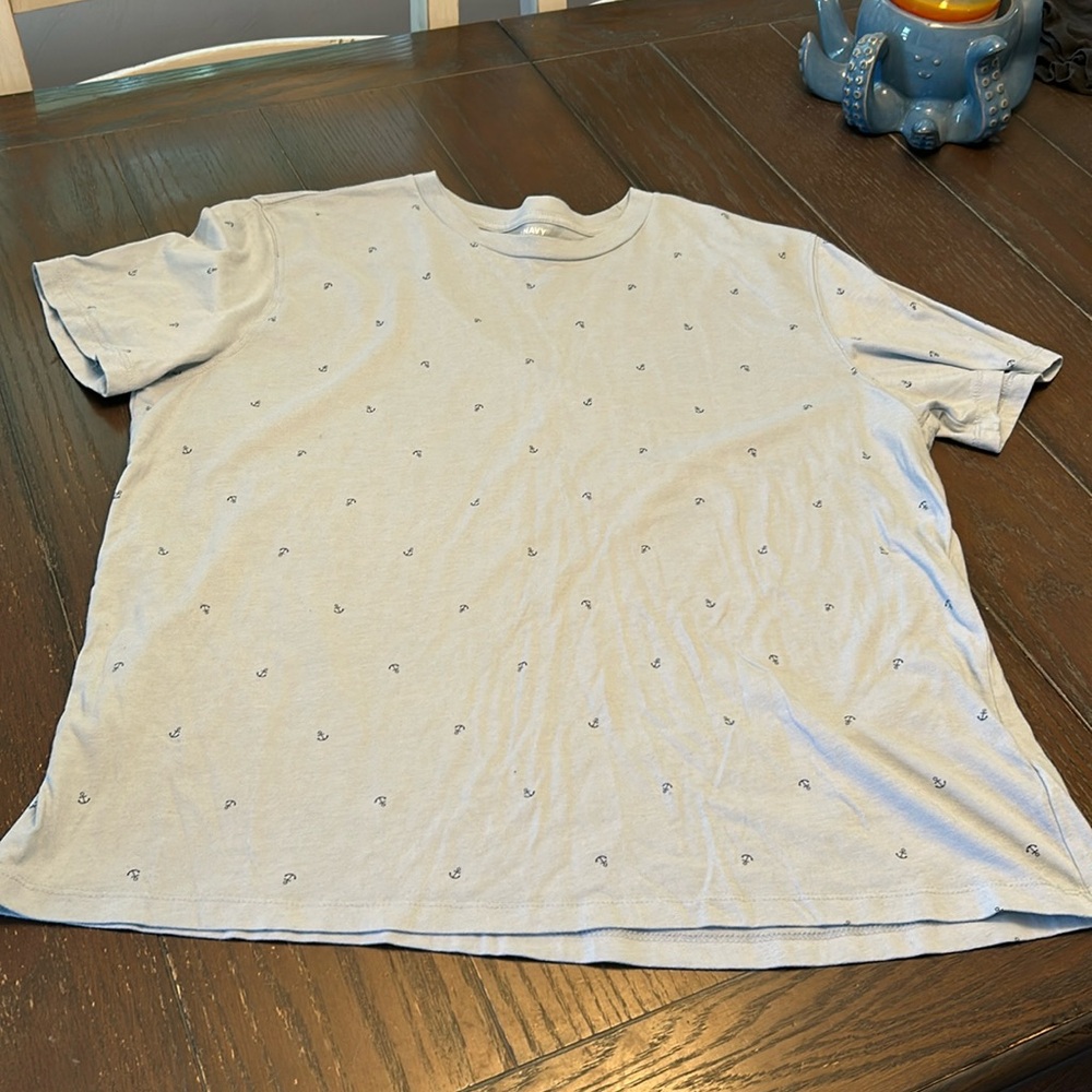 Old Navy Men’s Tee.  Size L.  Blue with Navy anchors.